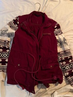 Women's Burgundy Utility Jacket with Patterned Knit Sleeves and Drawstring Waist